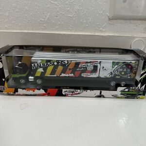 M2 Machines Maui & Sons Hauler die-cast model